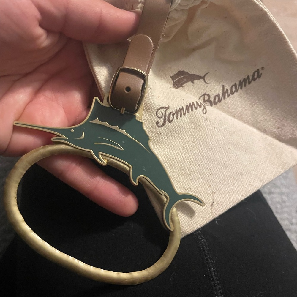 Tommy Bahamas small towel holder